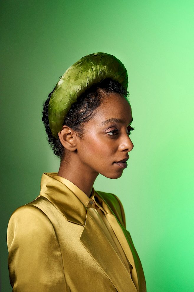 Couture | Kopfschmuck aus grünen Federn (Unikat Nr. 441)