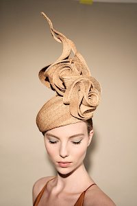 Couture | Extravaganter Damenhut Couture Nr.  454 -  Bild-4