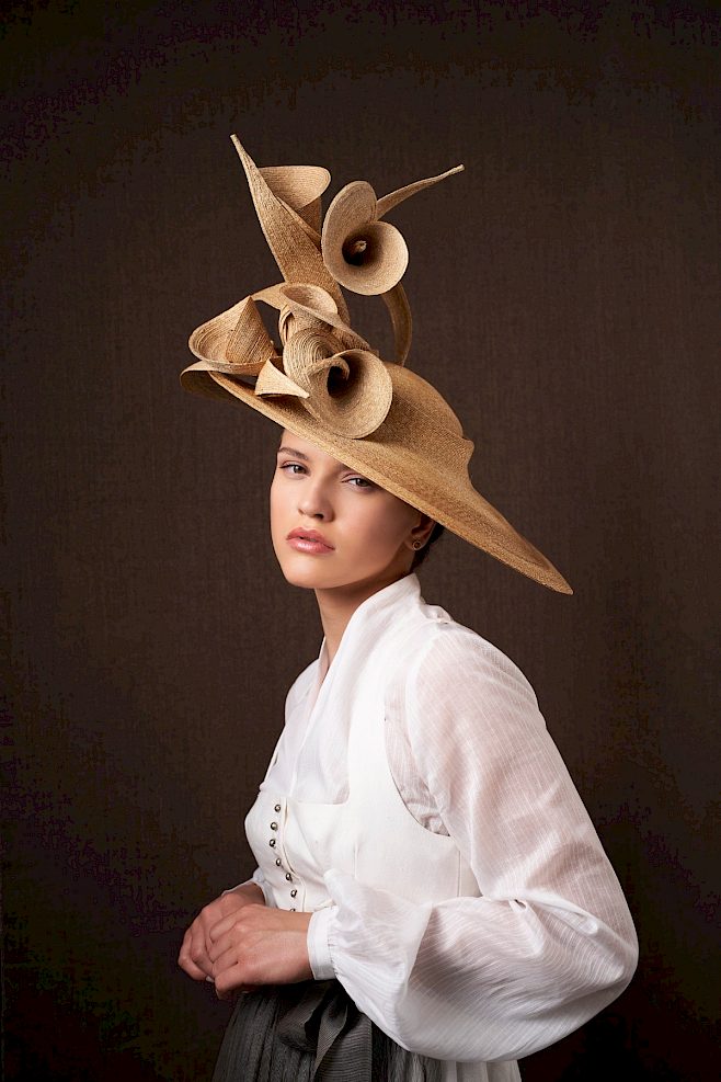 Couture | Couture Hut mit Callas aus Milan-Stroh (Unikat Nr. 401)