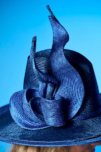 Couture | Blauer Damenhut (Unikat Nr. 443) -  Bild-2