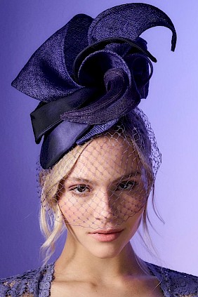Faszinator Hut lila mit Schleier für Hochzeitsgast oder Pferderennen